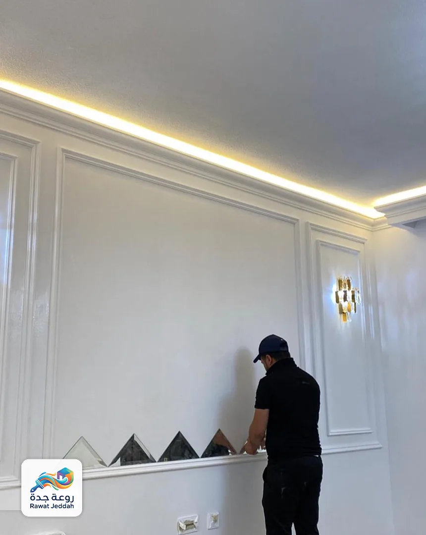 فني تركيب مرايا